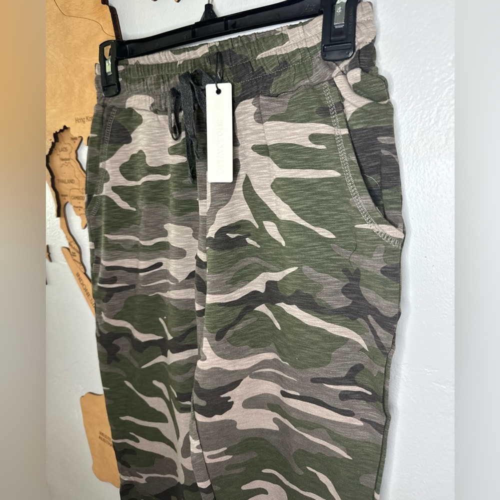 Olivaceous camo pants